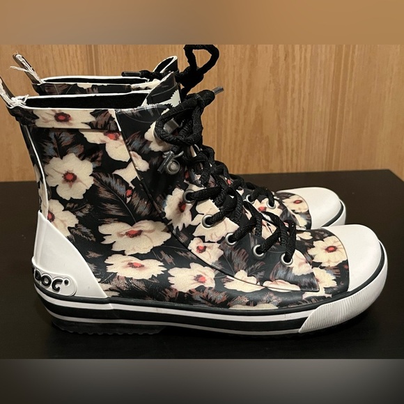 Women's Rainy Midnight Floral Rubber Printed Rain Boot - Picture 1 of 12